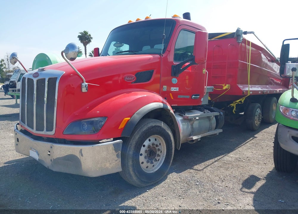 2014 PETERBILT 579 VIN: 1XPBA49XXED237235