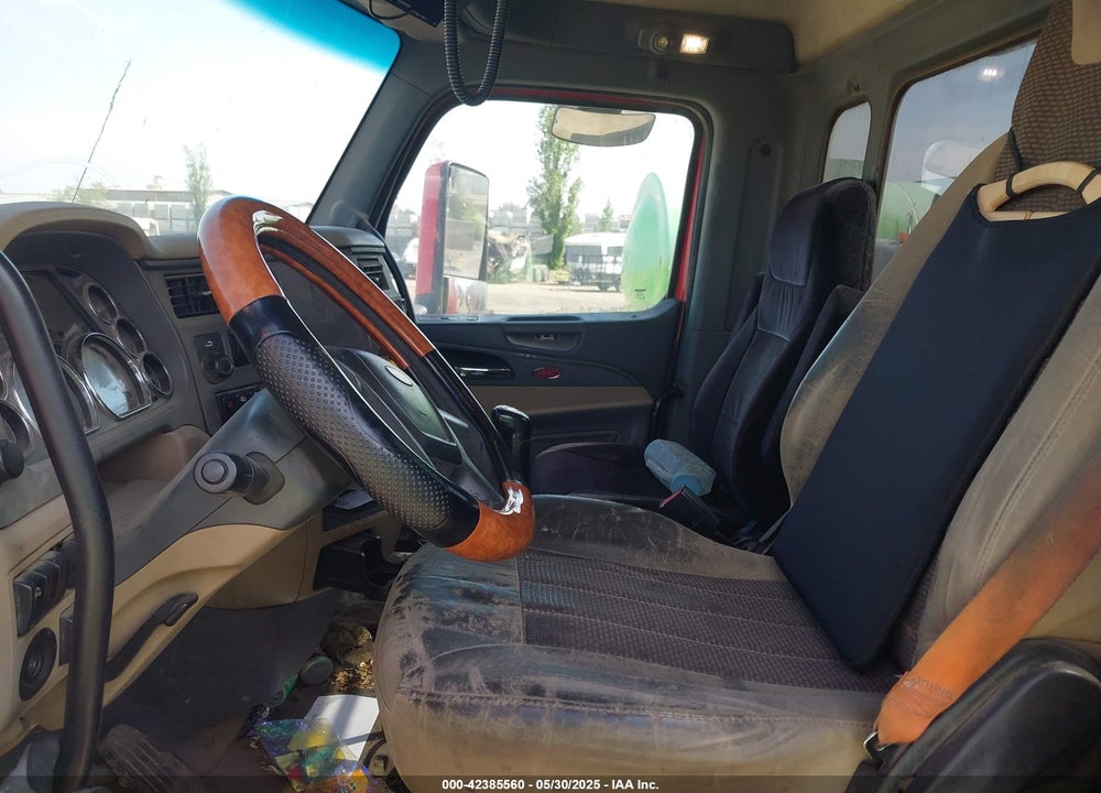 2014 PETERBILT 579 VIN: 1XPBA49XXED237235