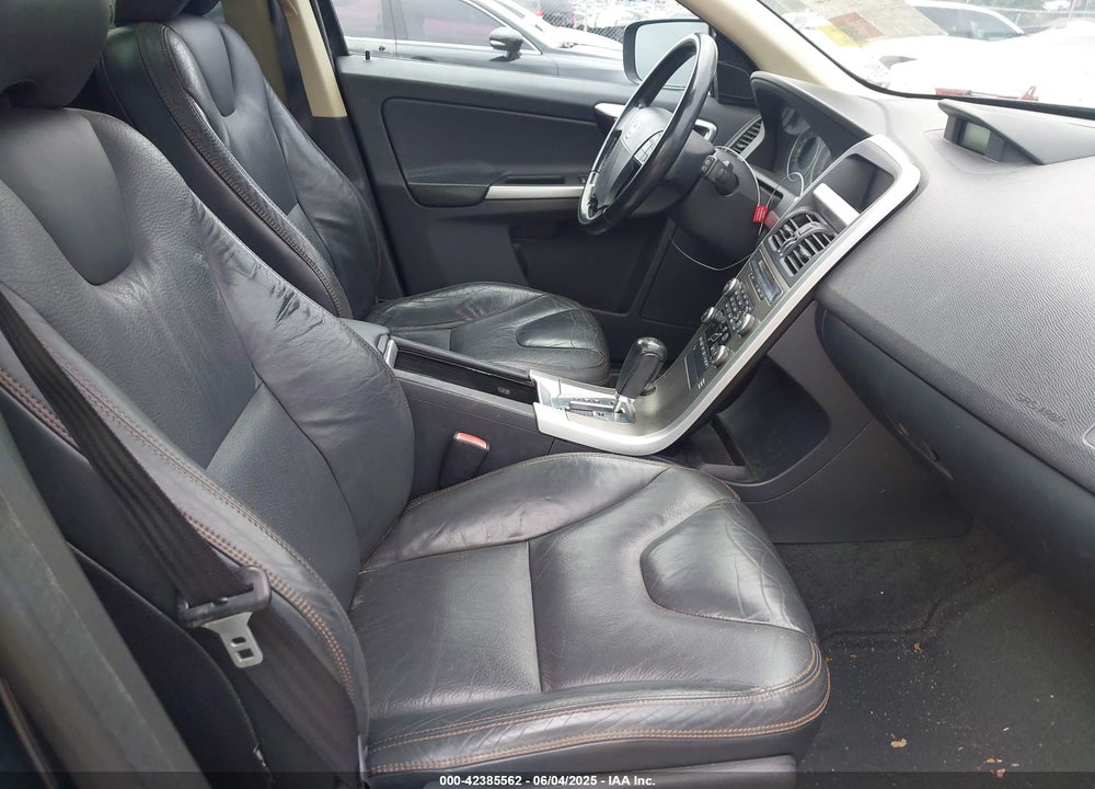 2010 VOLVO XC60 VIN: YV4960DZ1A2050990