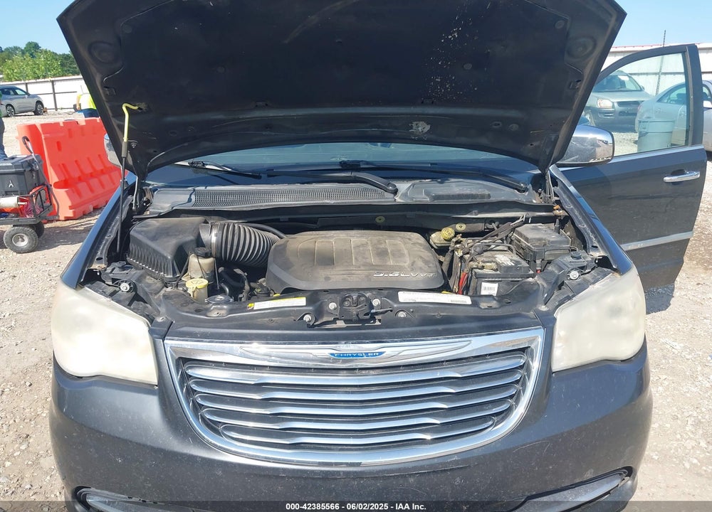 2011 CHRYSLER TOWN & COUNTRY VIN: 2A4RR6DG2BR616700