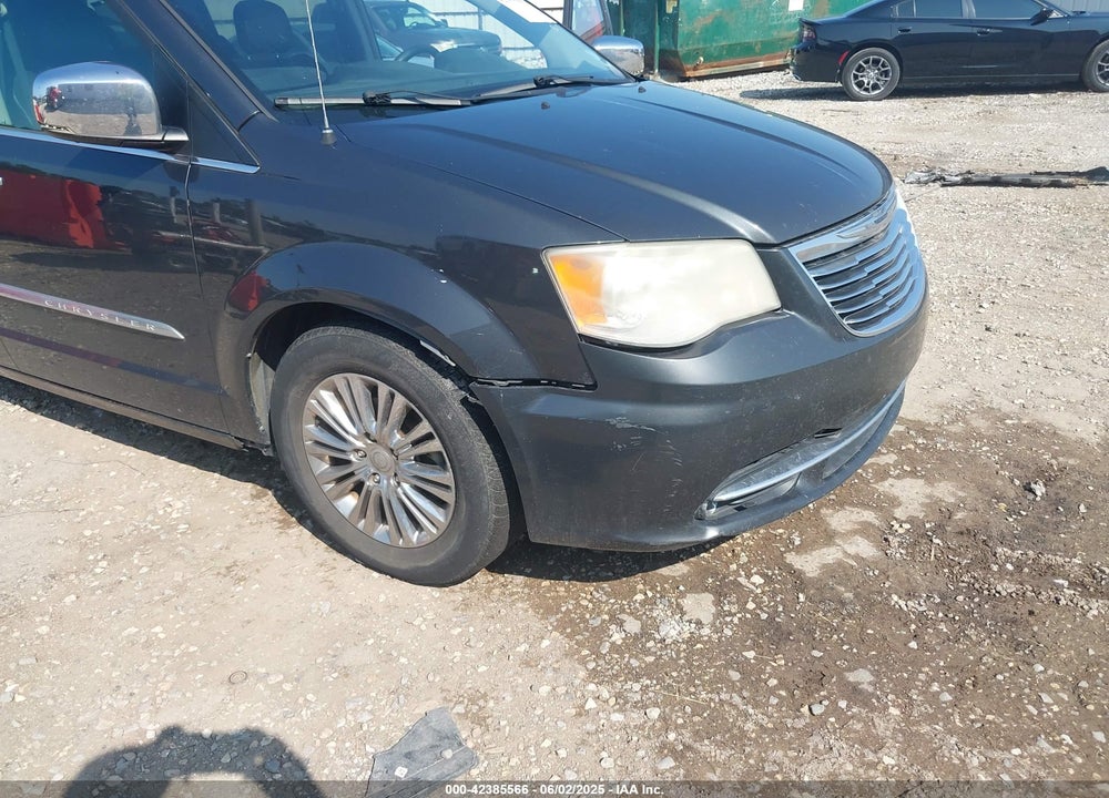 2011 CHRYSLER TOWN & COUNTRY VIN: 2A4RR6DG2BR616700