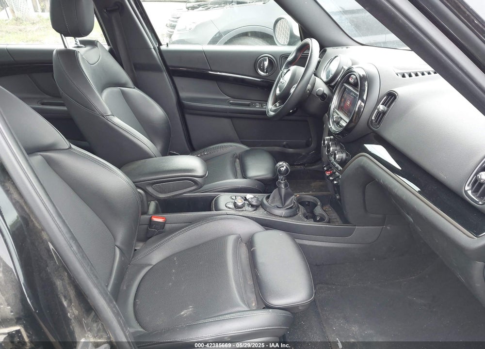 2019 MINI COOPER COUNTRYMAN VIN: WMZYT5C5XK3E69664