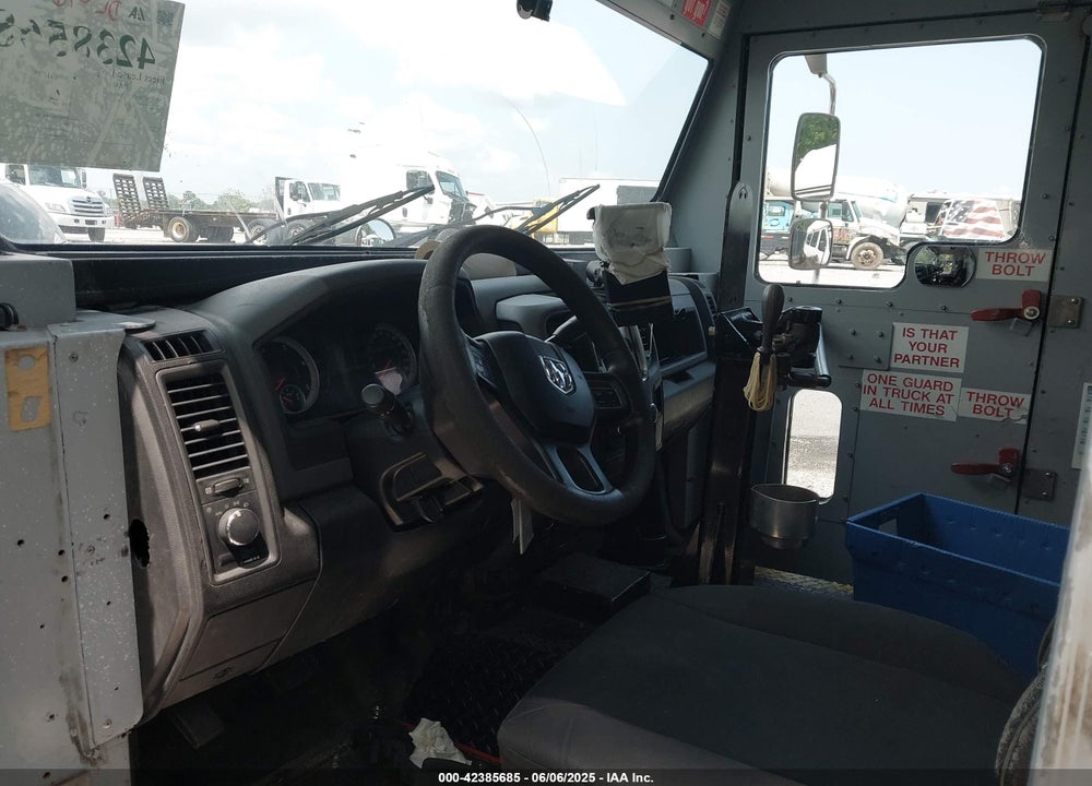 2013 RAM 5500 CHASSIS TRADESMAN/SLT VIN: 3C7WRMAL9DG561205