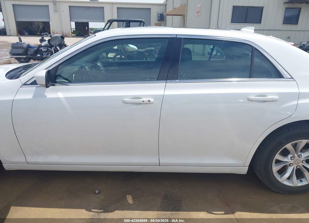 2015 CHRYSLER 300 VIN: 2C3CCAAG6FH893872