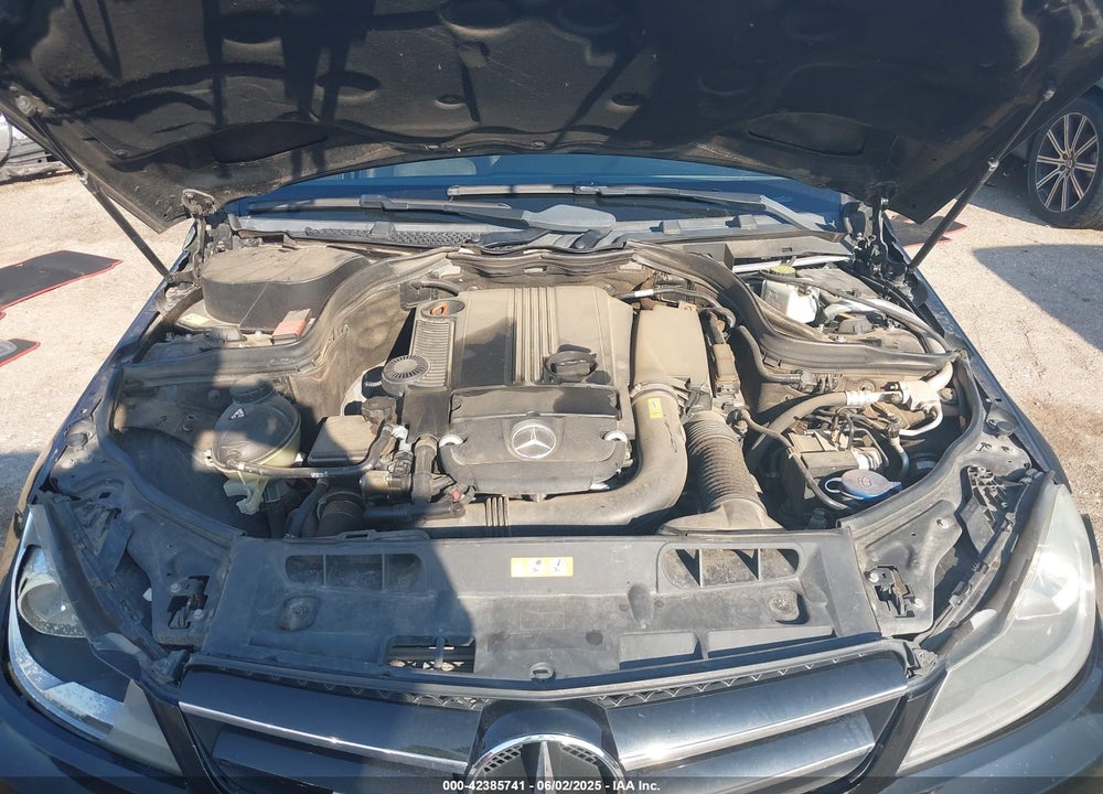 2014 MERCEDES-BENZ C 250 VIN: WDDGJ4HB0EG272447