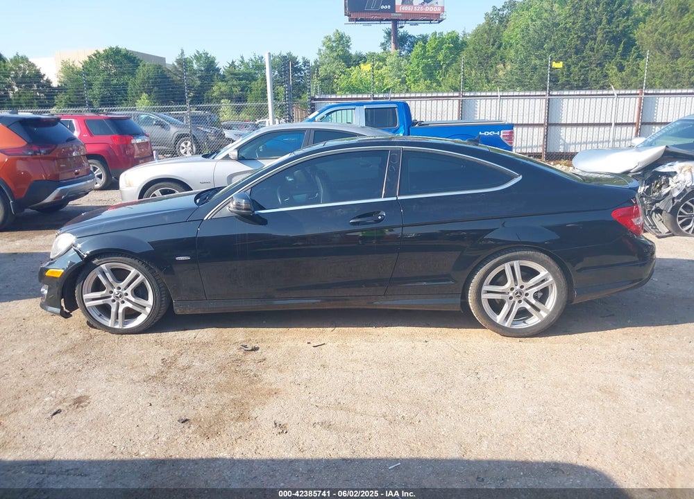 2014 MERCEDES-BENZ C 250 VIN: WDDGJ4HB0EG272447