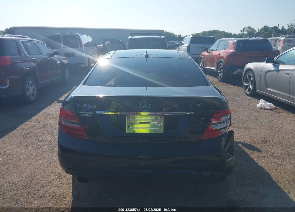 2014 MERCEDES-BENZ C 250 VIN: WDDGJ4HB0EG272447