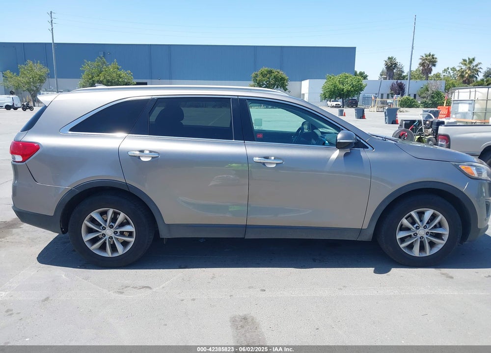 2016 KIA SORENTO 3.3L LX VIN: 5XYPG4A51GG077296