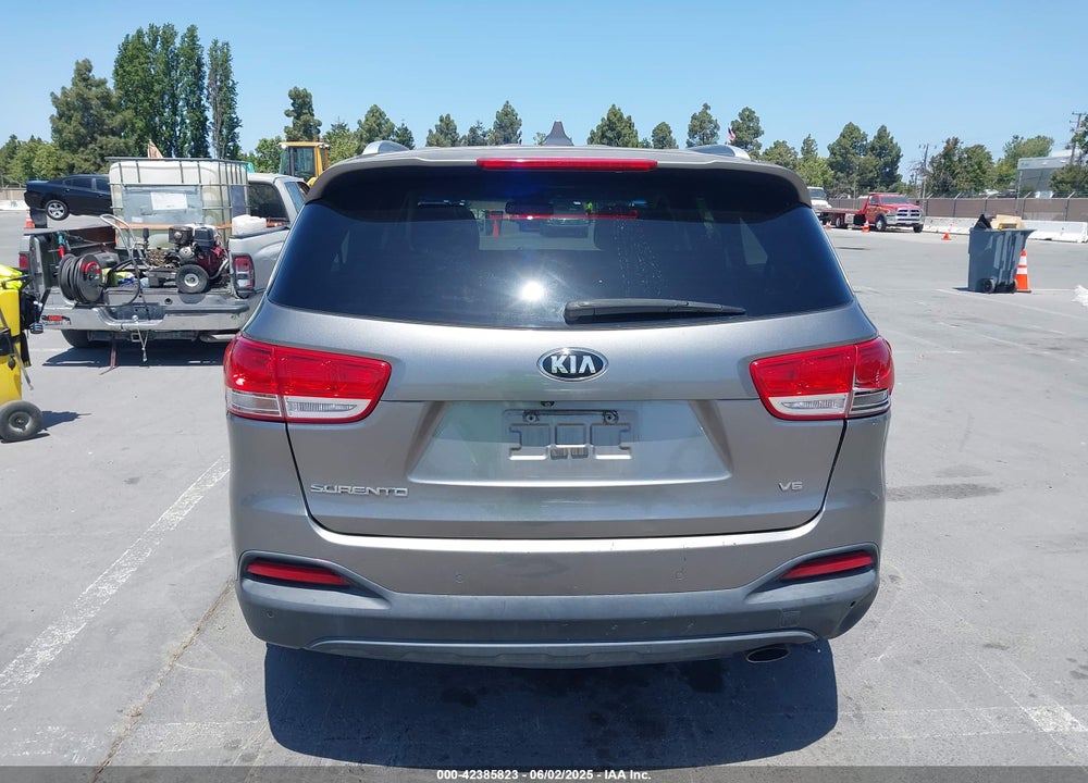 2016 KIA SORENTO 3.3L LX VIN: 5XYPG4A51GG077296