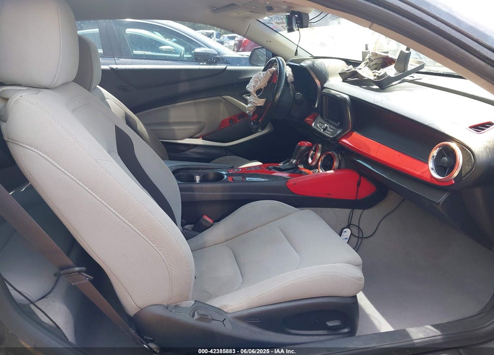 2017 CHEVROLET CAMARO 1LT VIN: 1G1FB1RX8H0211431
