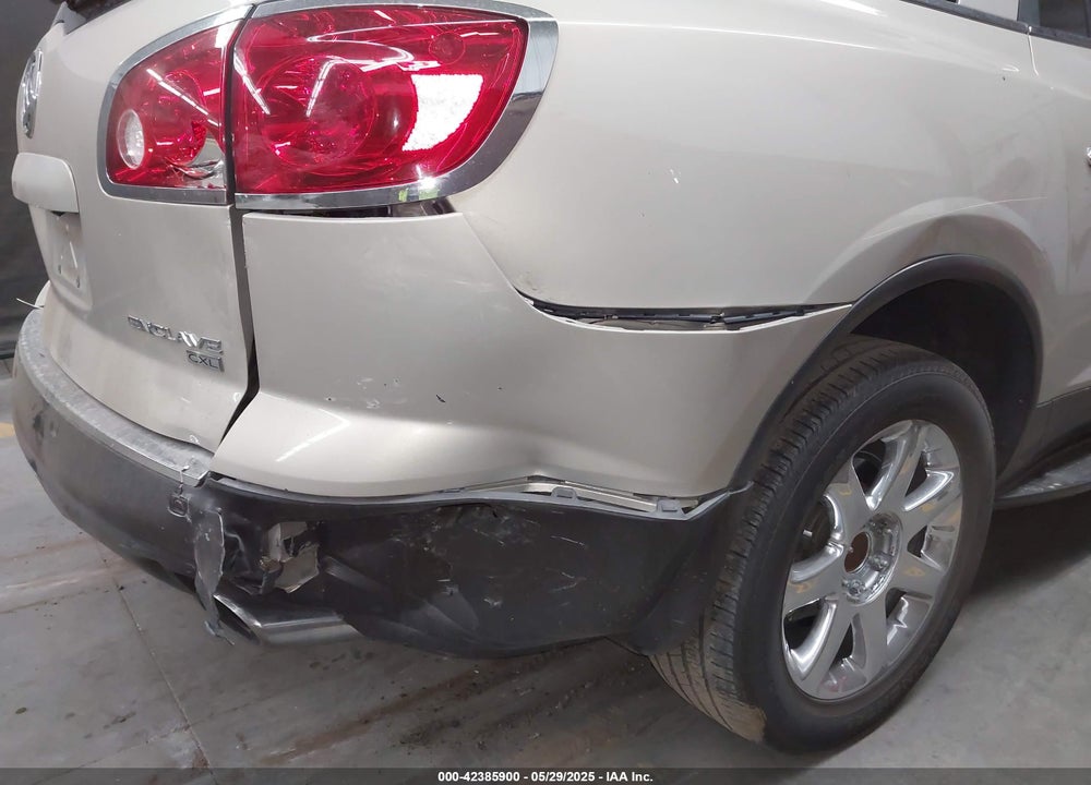 2008 BUICK ENCLAVE CXL VIN: 5GAER23788J105022