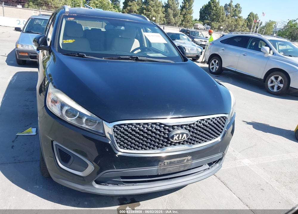 2016 KIA SORENTO 2.4L LX VIN: 5XYPG4A3XGG038558