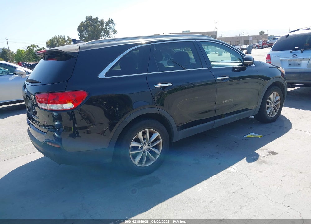 2016 KIA SORENTO 2.4L LX VIN: 5XYPG4A3XGG038558