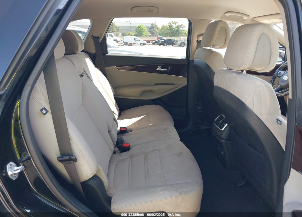 2016 KIA SORENTO 2.4L LX VIN: 5XYPG4A3XGG038558