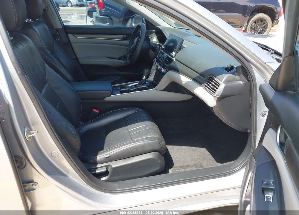 2019 HONDA ACCORD VIN: 1HGCV1F11KA018302