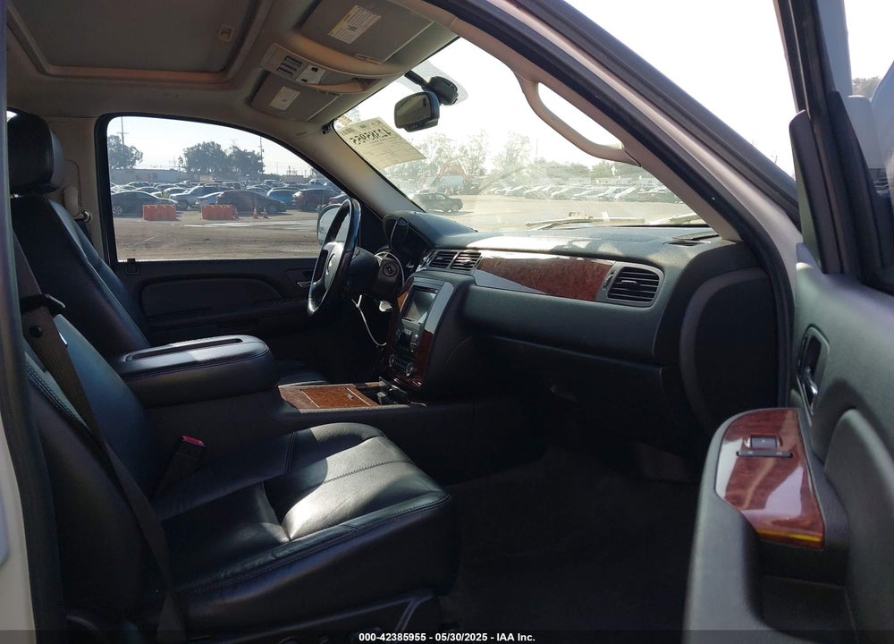 2008 CHEVROLET SUBURBAN 1500 VIN: 1GNFC16J68R239915