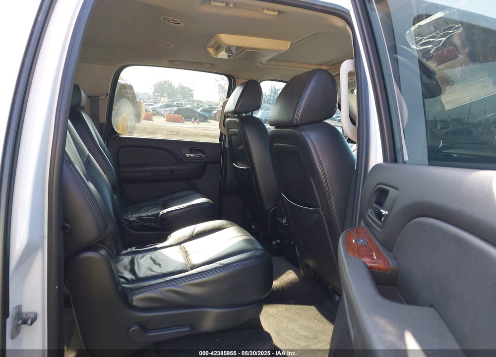 2008 CHEVROLET SUBURBAN 1500 VIN: 1GNFC16J68R239915