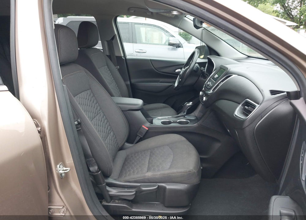 2019 CHEVROLET EQUINOX VIN: 2GNAXKEV4K6160044
