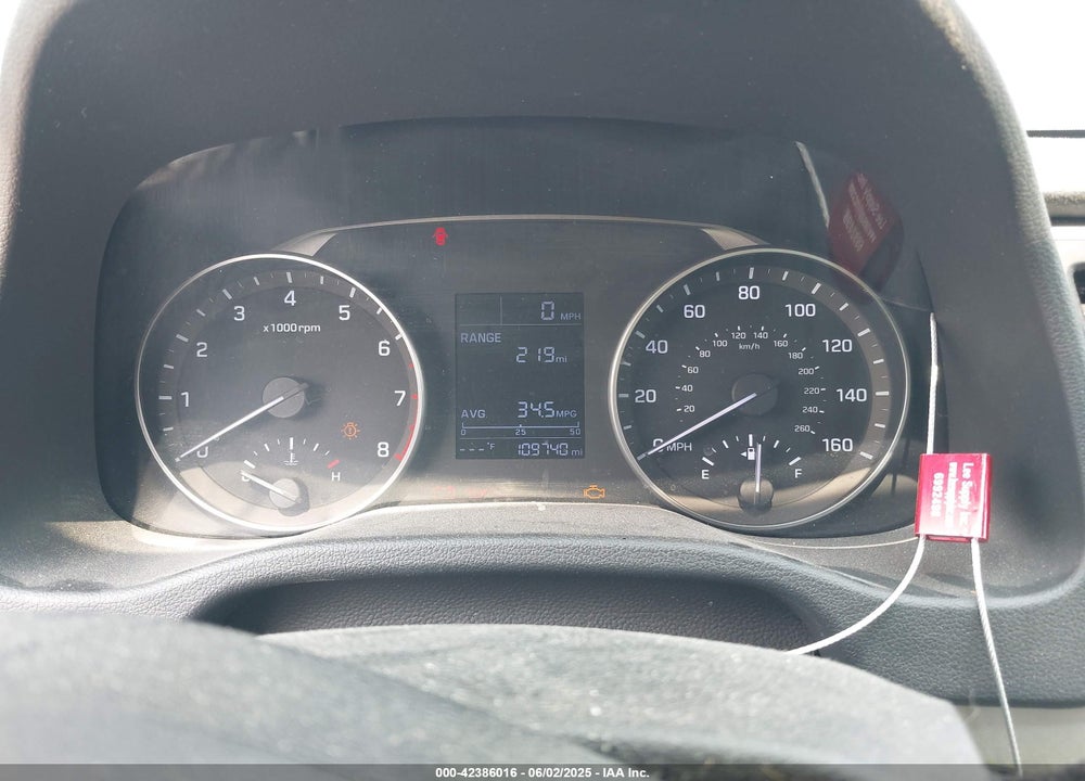 2017 HYUNDAI ELANTRA VIN: KMHD74LF4HU136376