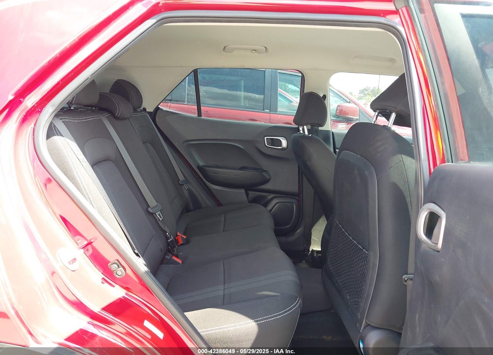 2021 HYUNDAI VENUE VIN: KMHRC8A38MU073293