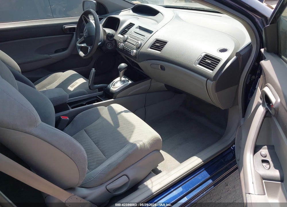 2010 HONDA CIVIC VIN: 2HGFG1B64AH525719
