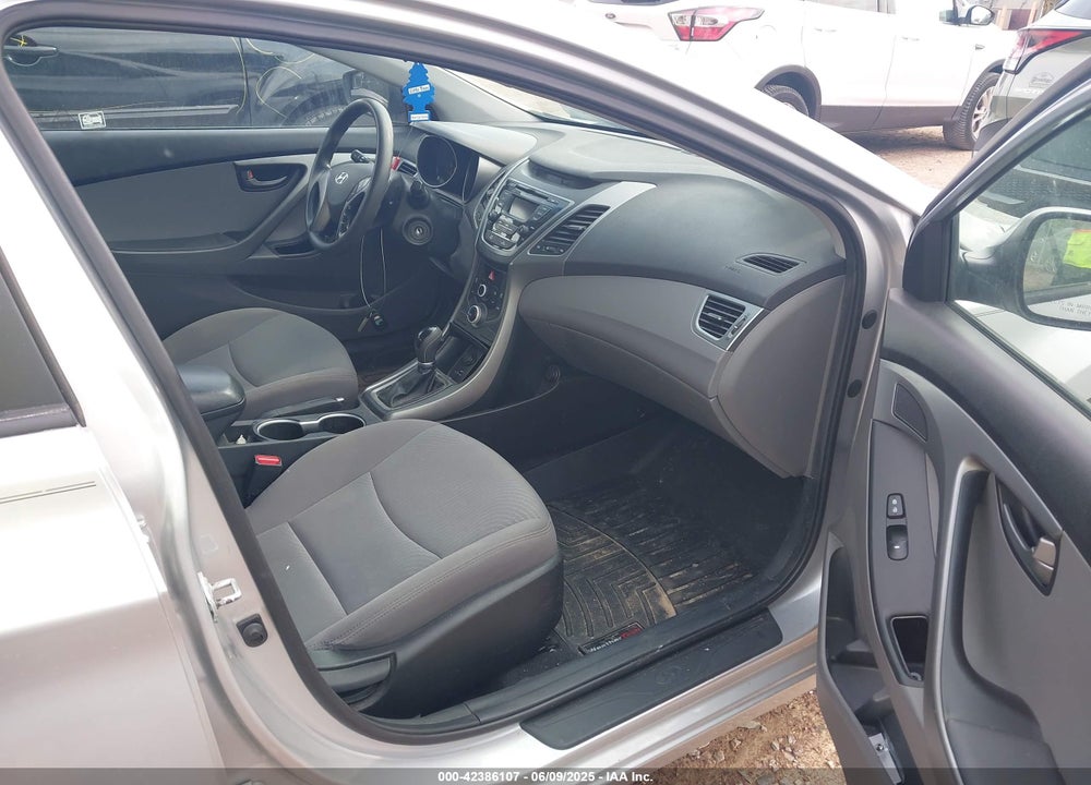 2014 HYUNDAI ELANTRA VIN: 5NPDH4AE1EH522612