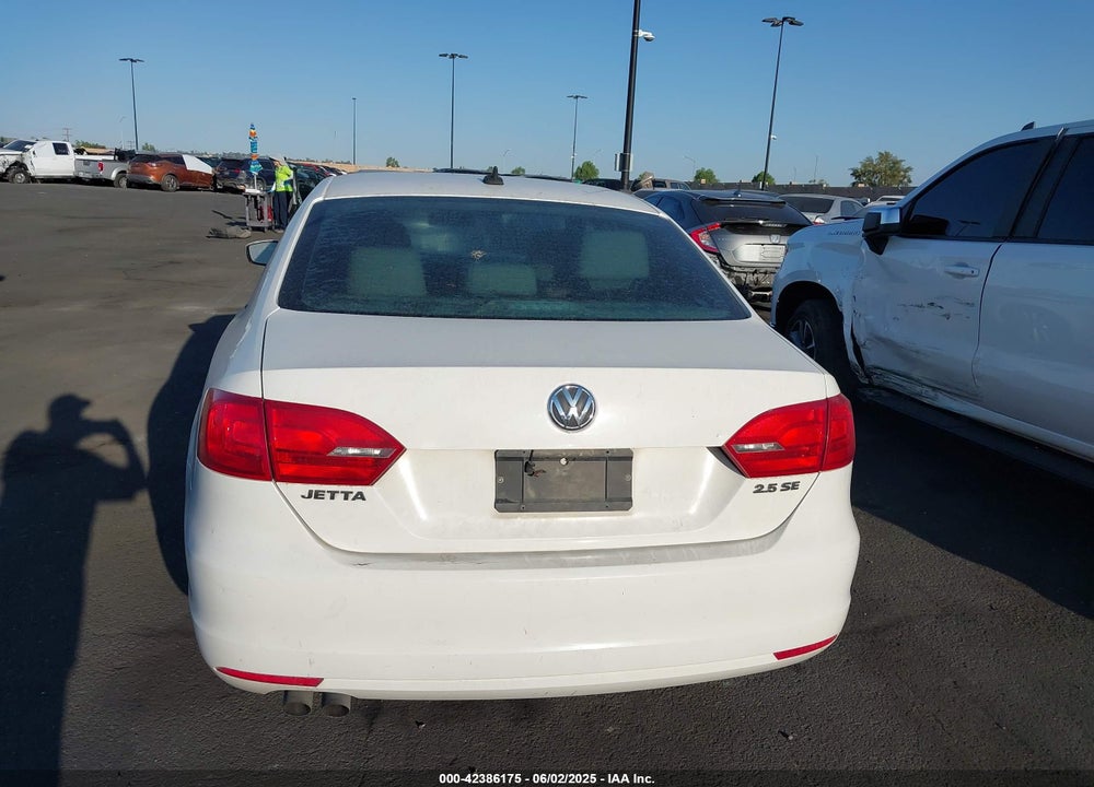 2011 VOLKSWAGEN JETTA VIN: 3VWBZ7AJ3BM021789
