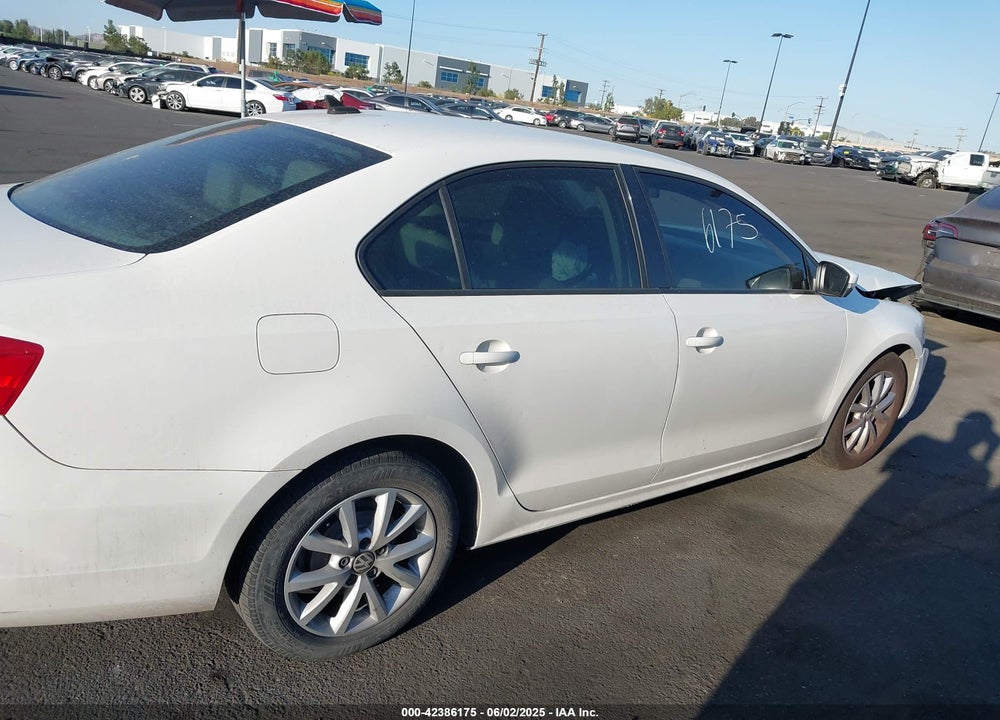 2011 VOLKSWAGEN JETTA VIN: 3VWBZ7AJ3BM021789