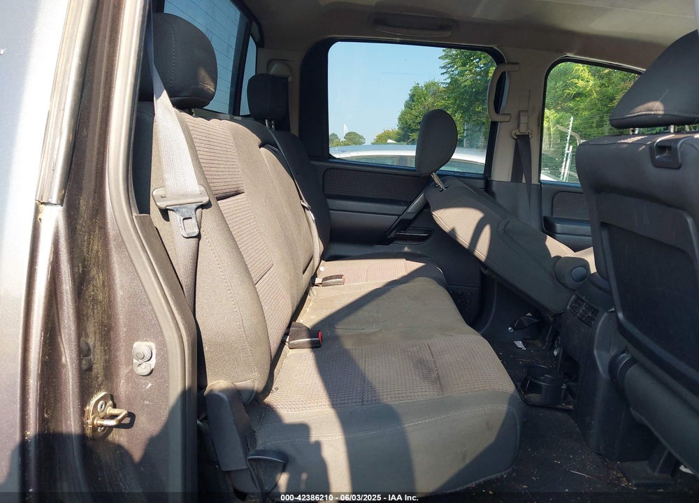 2011 NISSAN TITAN VIN: 1N6BA0EDXBN326408