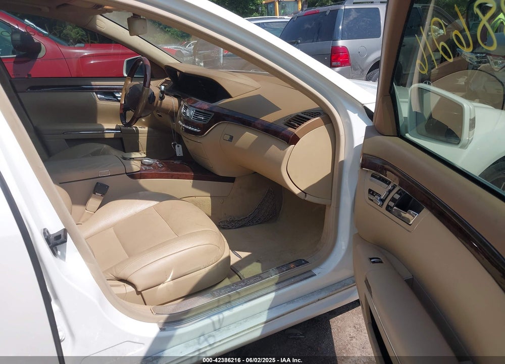 2012 MERCEDES-BENZ S 550 VIN: WDDNG7DB8CA461313