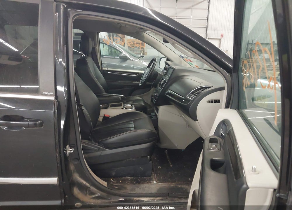 2013 CHRYSLER TOWN & COUNTRY TOURING VIN: 2C4RC1BG0DR742005