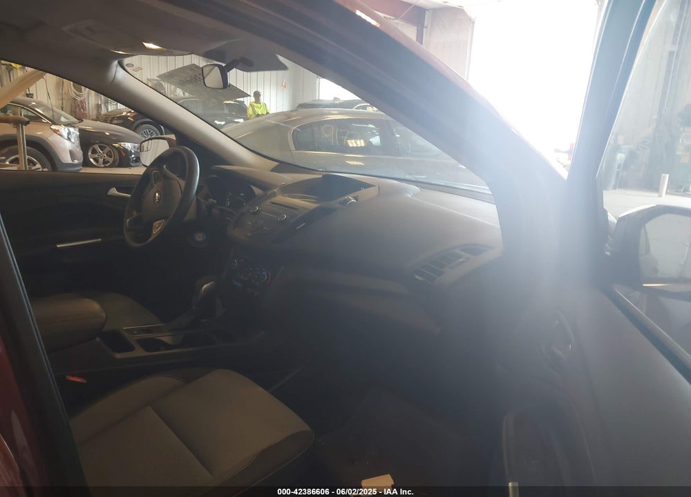 2018 FORD ESCAPE SE VIN: 1FMCU9GD5JUA30230