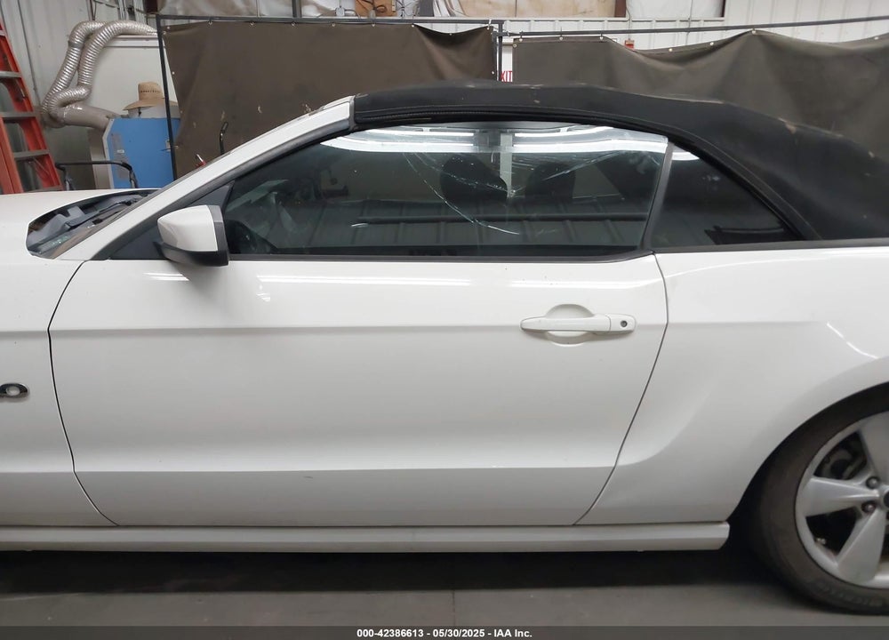 2013 FORD MUSTANG VIN: 1ZVBP8FF0D5200932