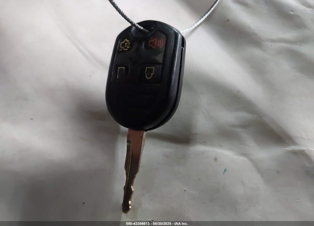 2013 FORD MUSTANG VIN: 1ZVBP8FF0D5200932