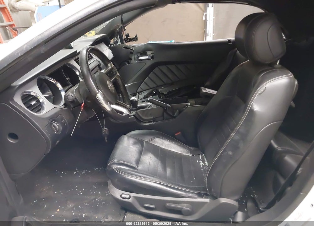2013 FORD MUSTANG VIN: 1ZVBP8FF0D5200932