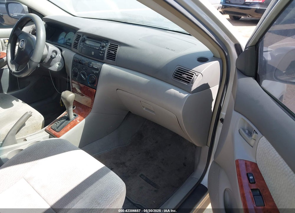 2004 TOYOTA COROLLA LE VIN: 2T1BR32E94C267724