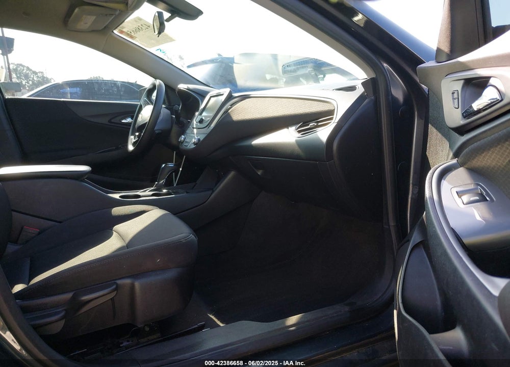 2017 CHEVROLET MALIBU VIN: 1G1ZB5ST2HF271939