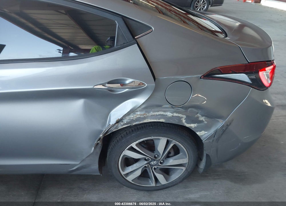 2015 HYUNDAI ELANTRA VIN: KMHDH4AE1FU258049