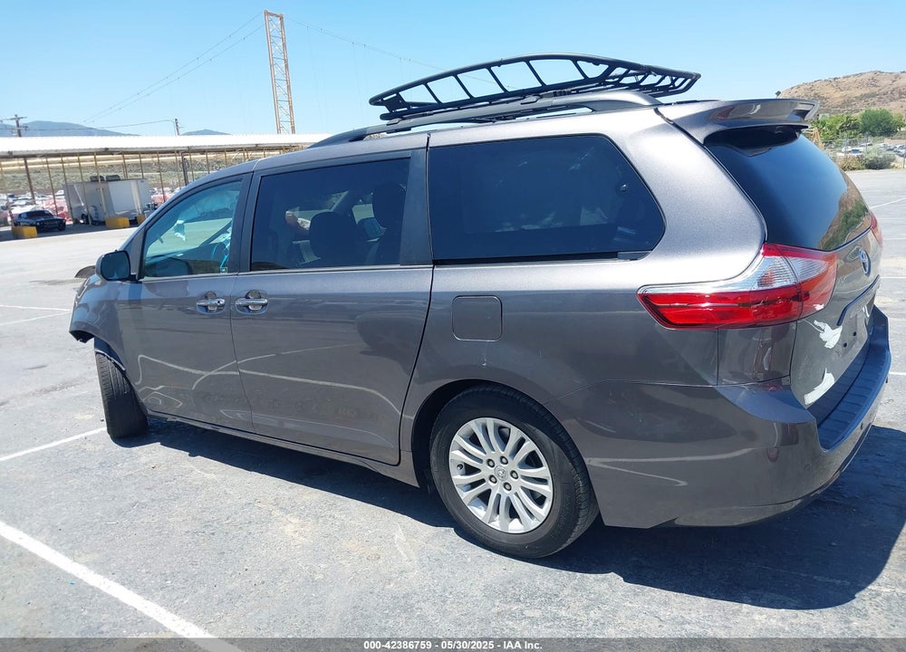 2017 TOYOTA SIENNA XLE 8 PASSENGER VIN: 5TDYZ3DCXHS895701
