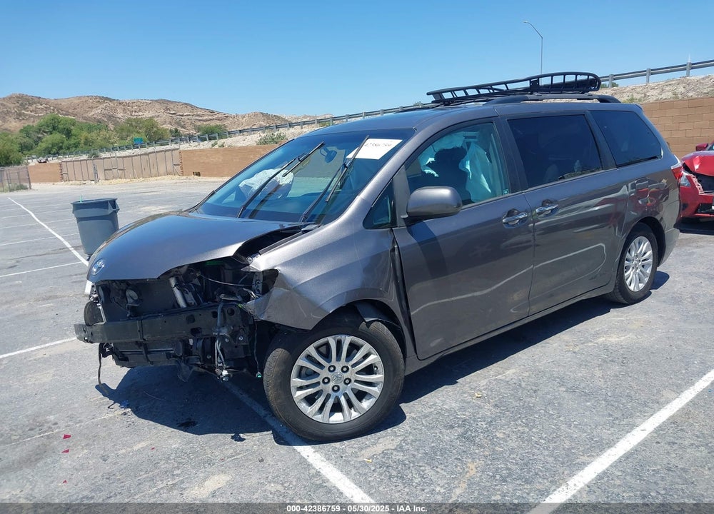 2017 TOYOTA SIENNA XLE 8 PASSENGER VIN: 5TDYZ3DCXHS895701