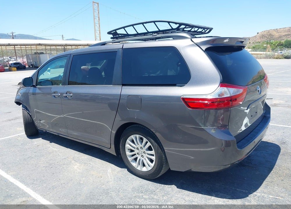2017 TOYOTA SIENNA XLE 8 PASSENGER VIN: 5TDYZ3DCXHS895701