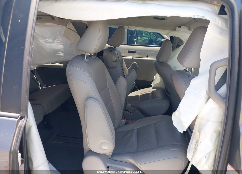 2017 TOYOTA SIENNA XLE 8 PASSENGER VIN: 5TDYZ3DCXHS895701