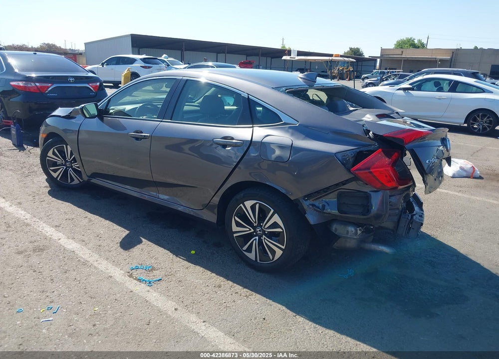 2018 HONDA CIVIC VIN: JHMFC1F30JX018885