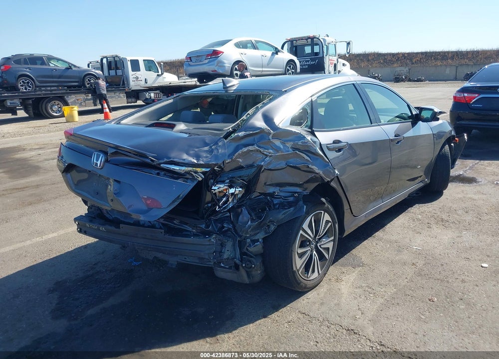 2018 HONDA CIVIC VIN: JHMFC1F30JX018885