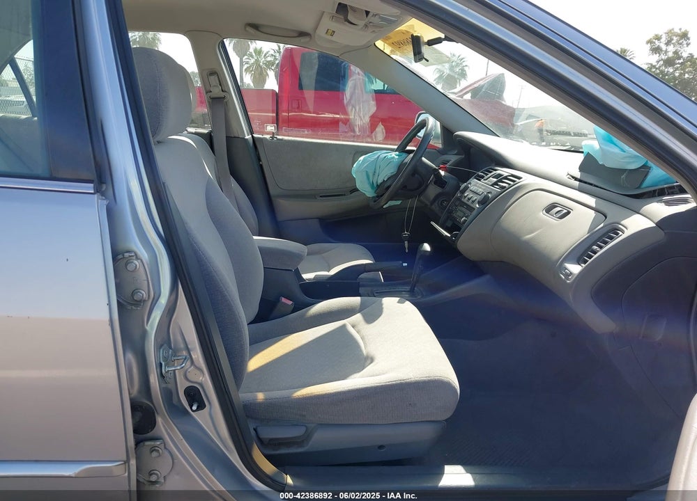 2001 HONDA ACCORD 2.3 LX VIN: JHMCG66551C011671