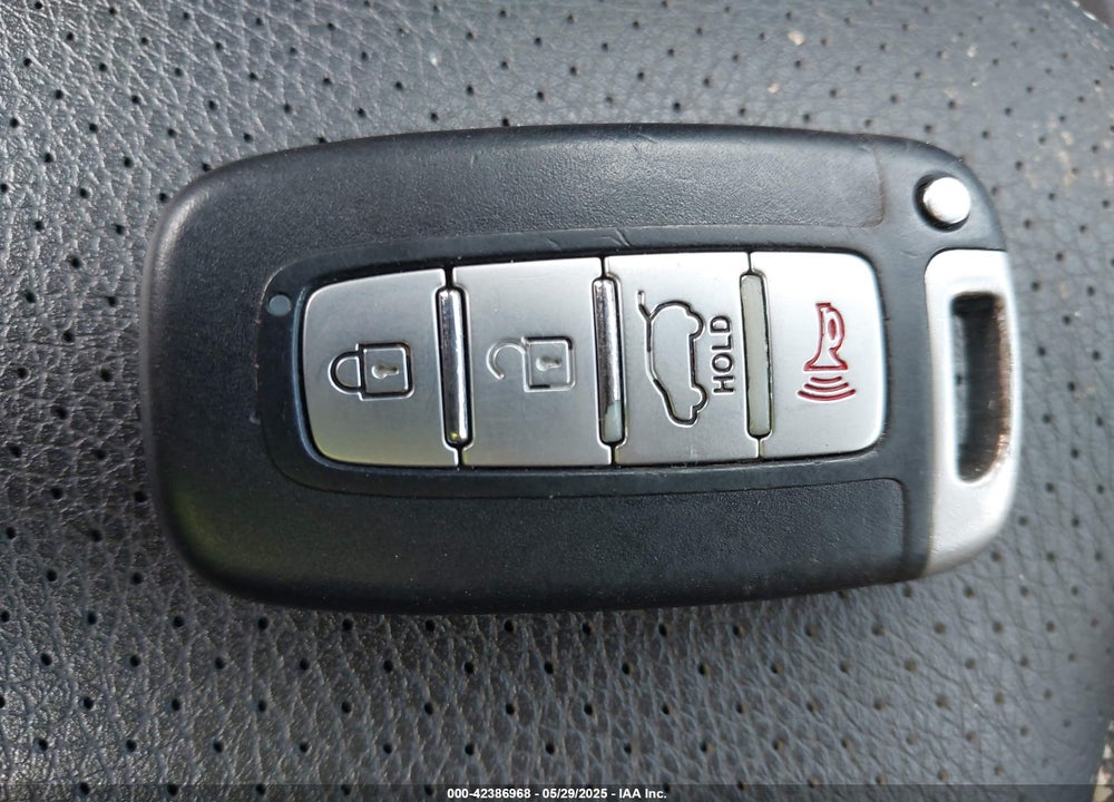 2011 KIA SORENTO EX V6 VIN: 5XYKUDA27BG123912