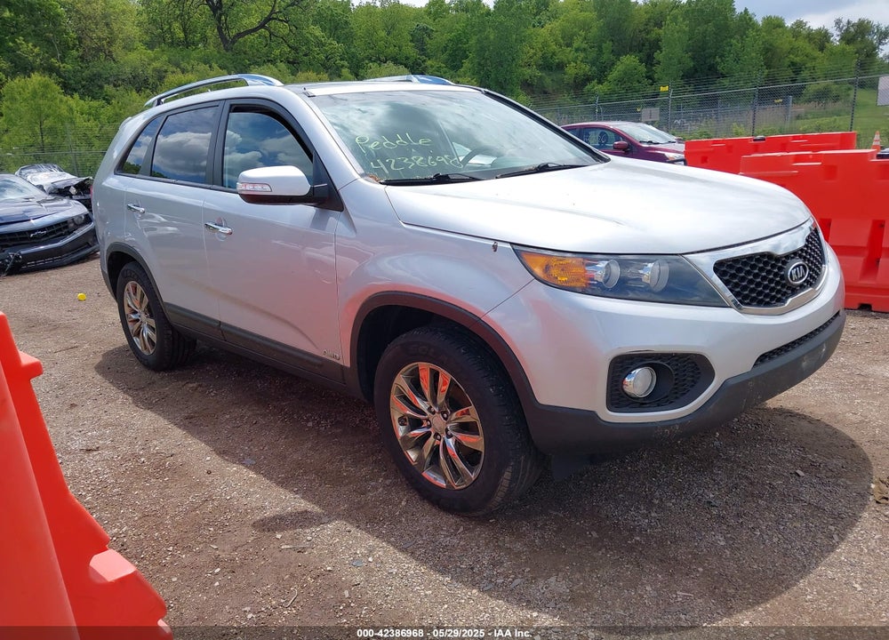 2011 KIA SORENTO EX V6 VIN: 5XYKUDA27BG123912