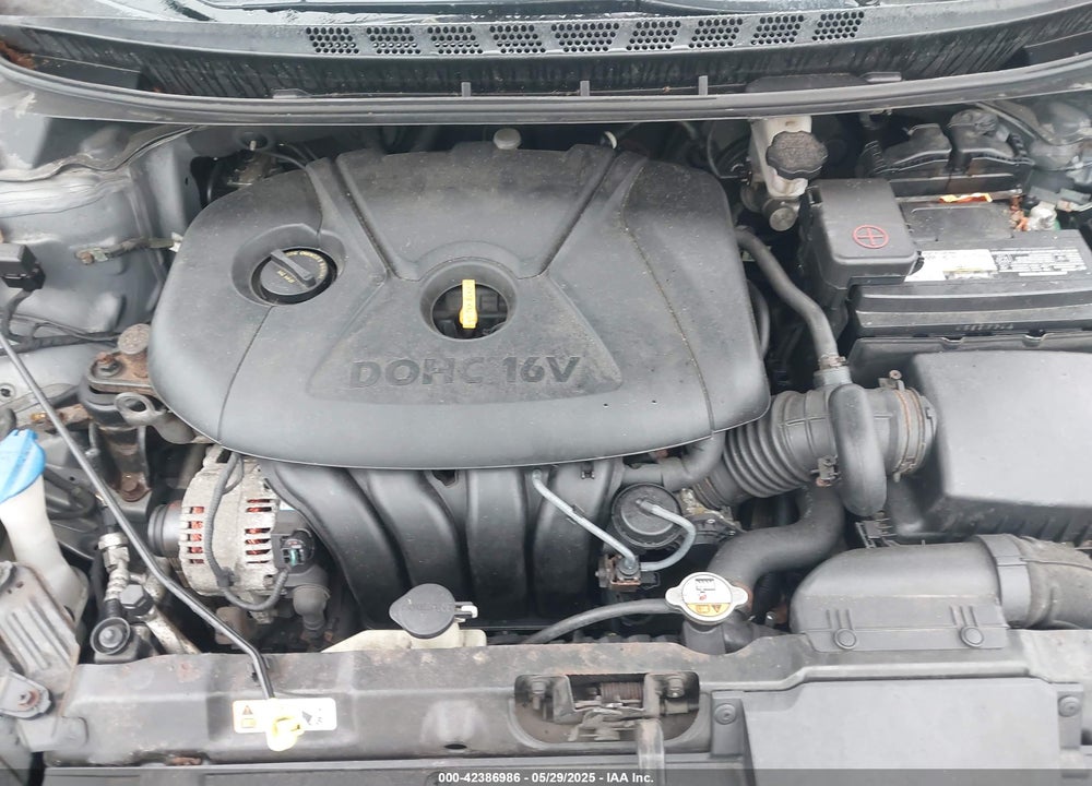 2014 HYUNDAI ELANTRA VIN: 5NPDH4AE7EH516331