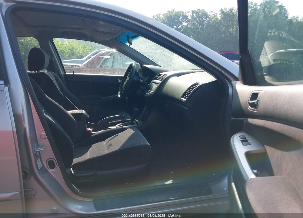 2003 HONDA ACCORD 2.4 EX VIN: JHMCM566X3C003001