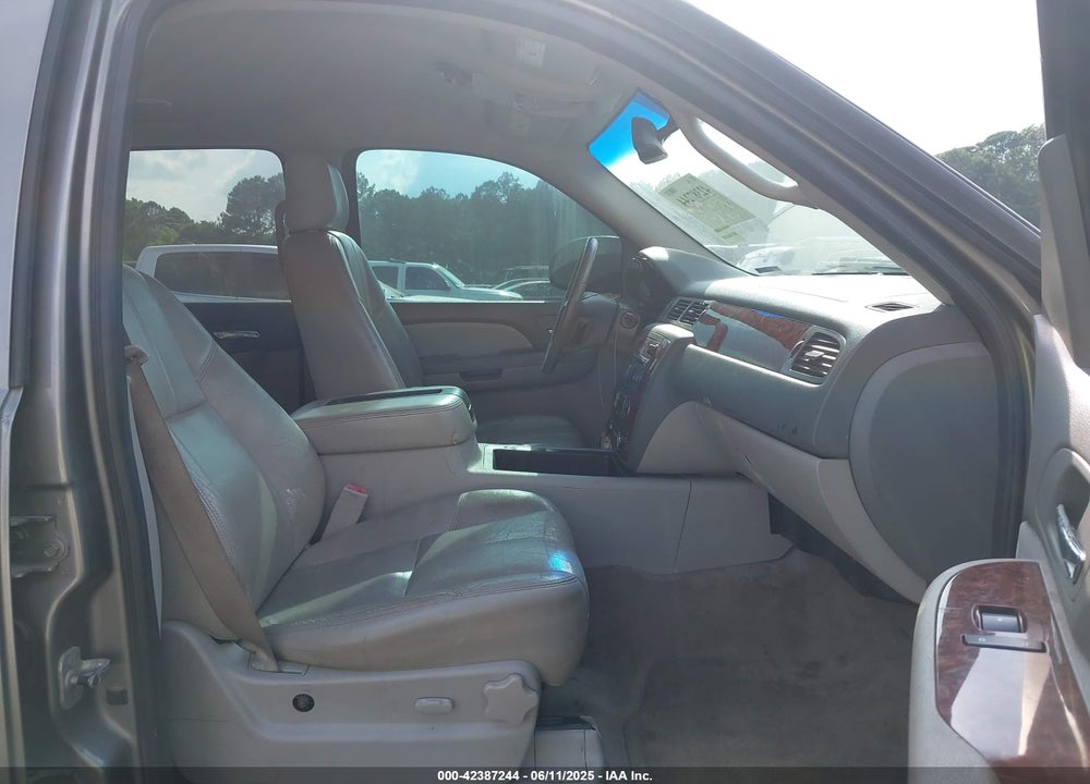 2008 CHEVROLET TAHOE LT VIN: 1GNFC13028R159006